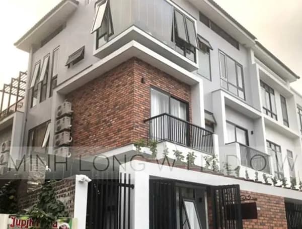 Lắp đặt cửa nhôm Việt Pháp cho trường đại học FPT