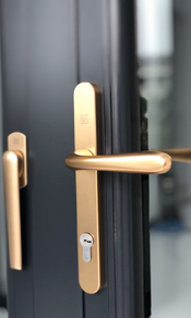 Nhôm hệ cao cấp nhập khẩu Đức